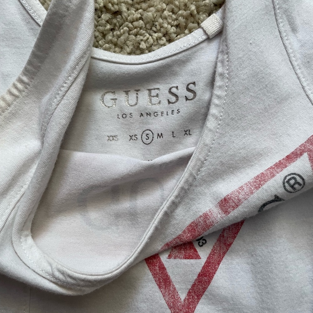 #GUESS - Picture 2 of 3